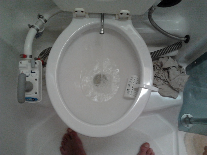 [Immagine: 2012513163918_bidet 3.jpg]